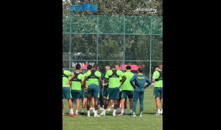 京媒：今天训练前，塞蒂恩表示大连队一定会像杯赛一样拼国安