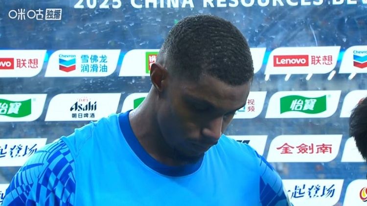 韦斯利：进球是赛前准备的战术，但最后我们被判了一个点球