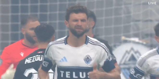 这大胡子！穆勒留了络腮胡之后，沧桑了不少