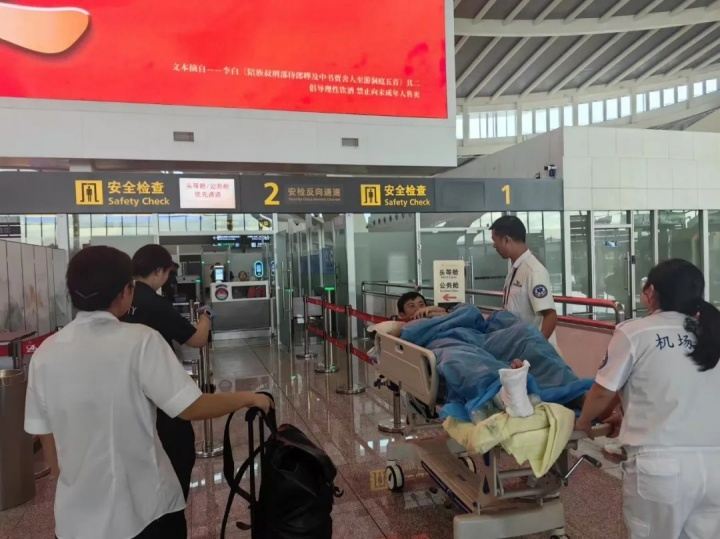 关于球员黄威手术情况通报：手术时间现已确定，计划10月10日进行