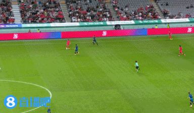 韩国2-0领先巴拉圭！吴贤揆反越位单刀，过掉门将破门！