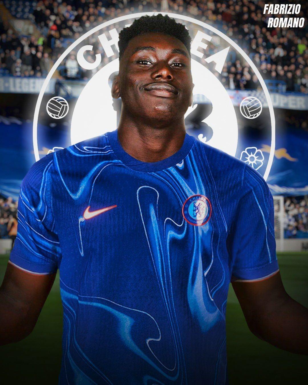 原本已去蓝军体检！21岁阿格霍瓦10分钟戴帽，黑店头牌身价5000万