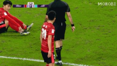 蓉城第29分钟被迫换人！胡荷韬因伤无法坚持，古尔芬克尔替补登场