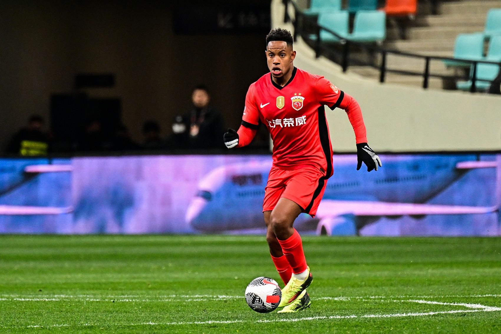 记者评海港：主要还是实力不足，而且都清楚重点还是周末的联赛