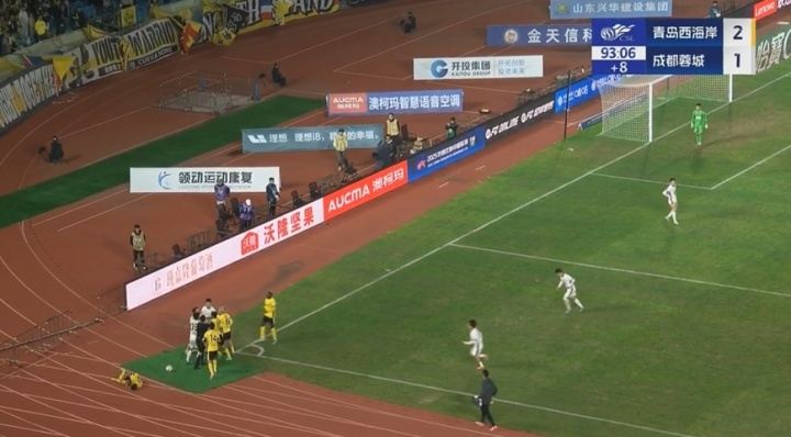 周定洋剪刀脚飞铲引发两队冲突！最终张修维、周定洋各吃一黄！