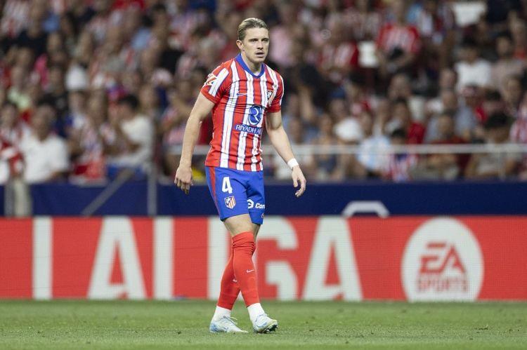 世体:马竞左后卫后腰中卫需加强,另外可能考虑引进一名前锋