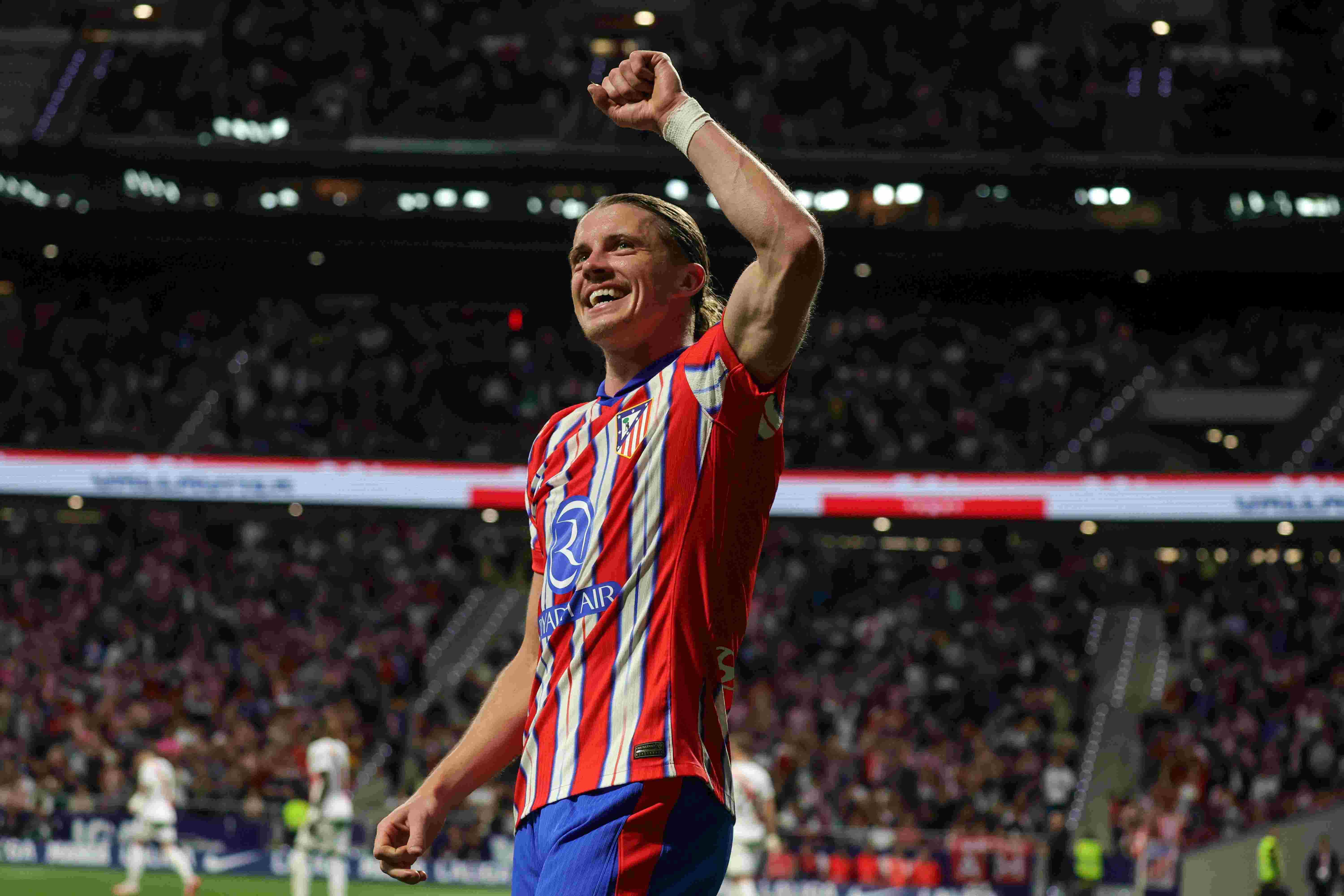 阿斯:巴里奥斯因伤将缺席两场比赛,这为加拉格尔提供了首发机会