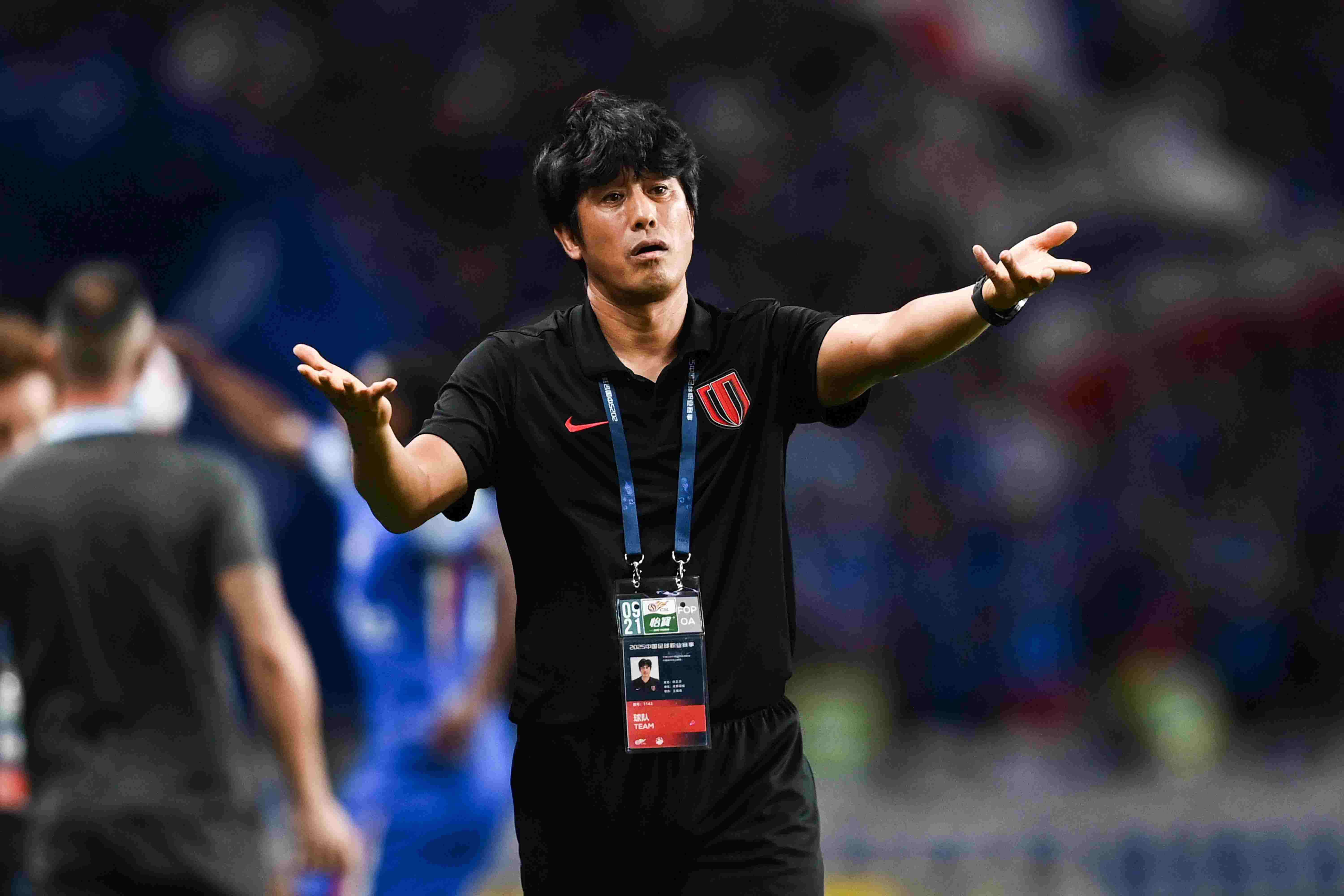 苦主！蓉城本赛季对河南三战全败，联赛遭双杀 足协杯点球落败