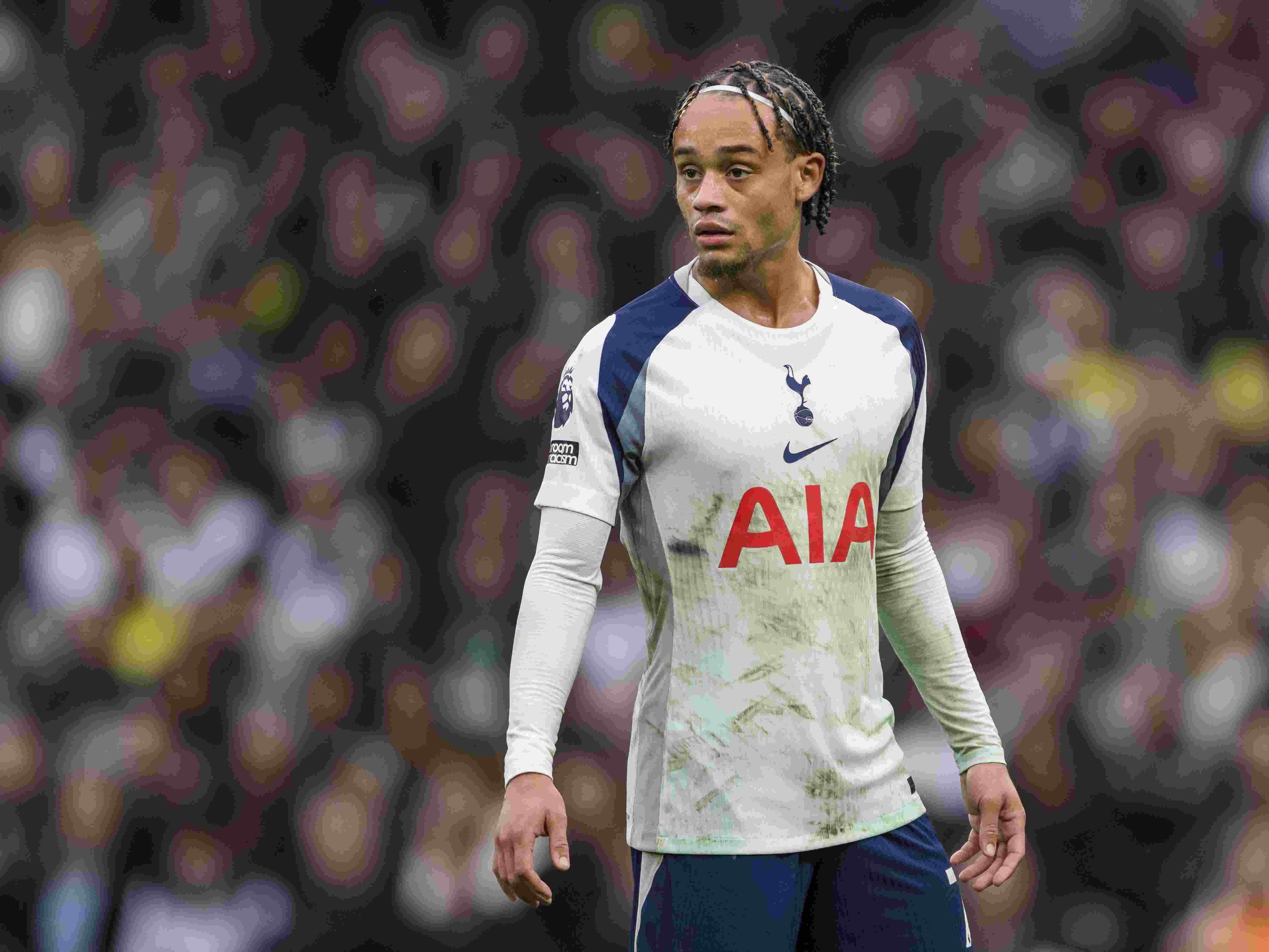 挣扎！热刺6500万队史标王西蒙斯12场0球1助，换上又换下表现不佳