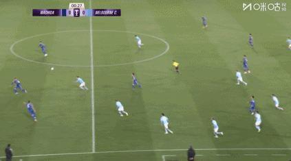 亚冠逆天乌龙！町田队长开场32秒远距离回传，皮球直接精准入网