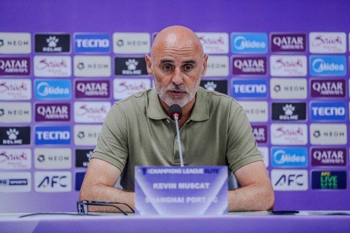 武里南联2比0上海海港的赛后新闻发布会，主教练穆斯卡特点评比赛