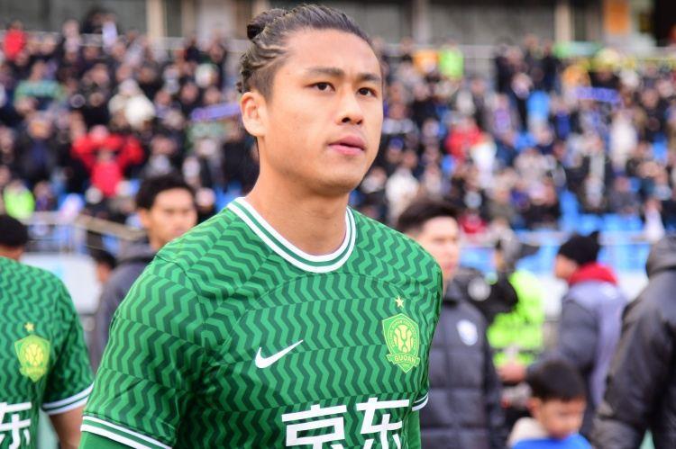 张玉宁：我觉得球迷发泄情绪可以理解，但肆意谩骂球员是不可取的