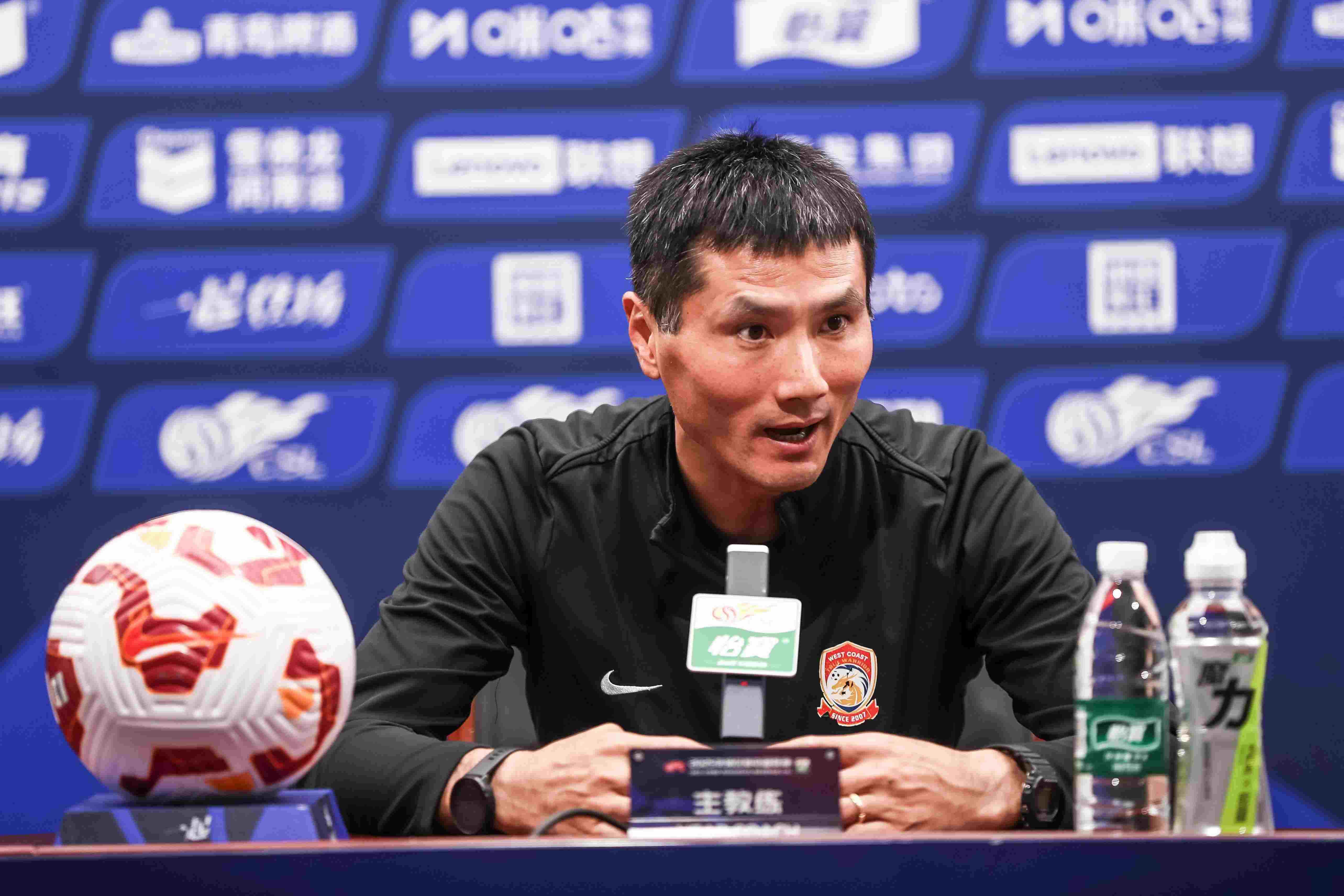 津媒：本土教练对阶段性成绩考核的要求无异议，薪酬也好商量