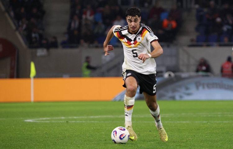 小鬼当家！21岁帕夫洛维奇挑德国中场大梁，身价5500万拜仁未来星