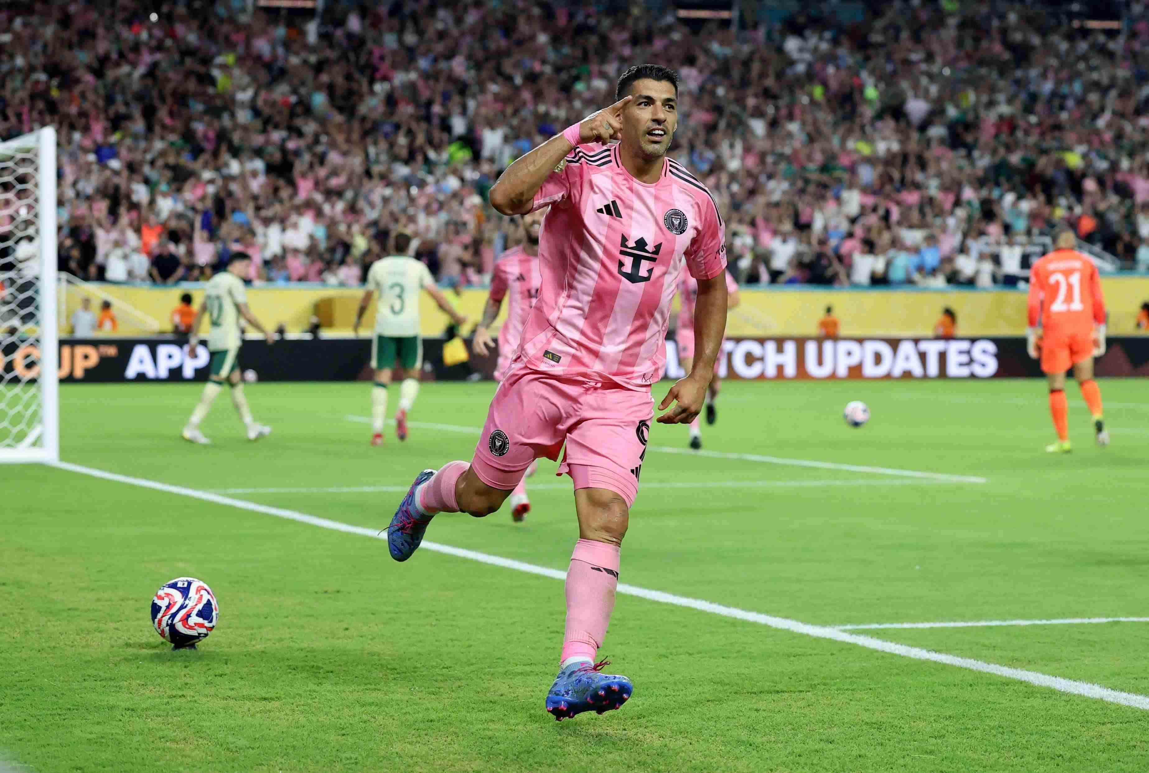 苏亚雷斯：在巴萨我必须习惯精准传球，在利物浦我有40米空间奔跑