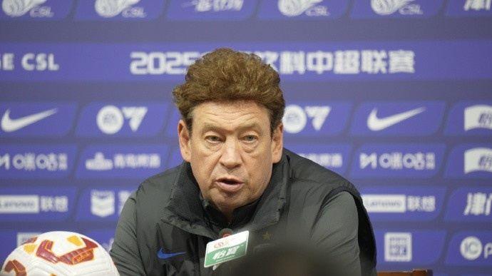 斯卢茨基：明天是本赛季最后一场比赛，努力发挥最好精神面貌