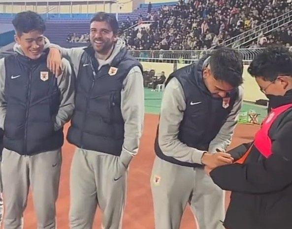 泰山球员泽卡、马德鲁加、彭啸现身齐鲁超决赛，与球迷互动