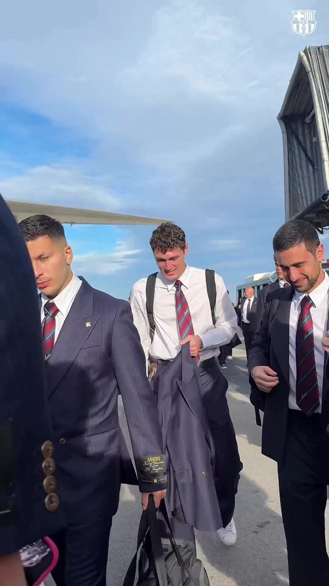 巴萨官推晒视频：让我们启程前往伦敦！