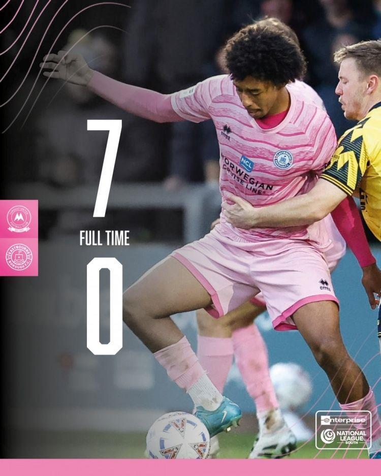 真退钱了！球迷远征900公里目睹球队0-7惨败，球员自掏腰包补偿