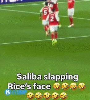 红牌伺候?球迷拍到北伦敦德比 萨利巴跳起“怒扇”赖斯一耳光