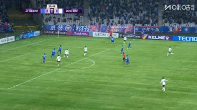 申花第30分钟先丢一球，VAR核实不越位，申花落后神户