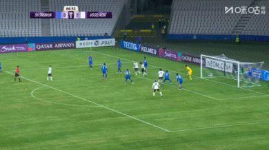 进球无效！米内罗单刀破门，裁判看VAR后判罚犯规在先，申花仍0-2