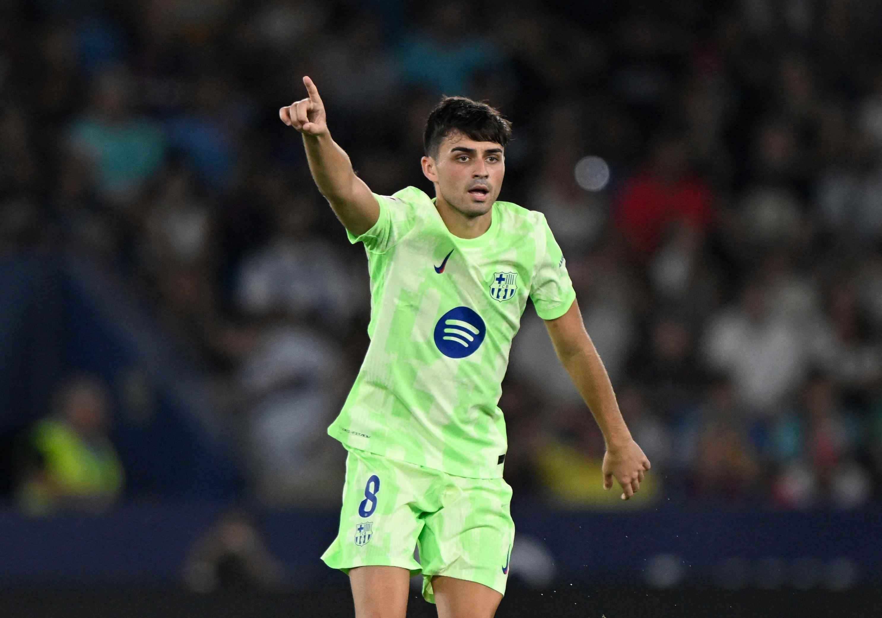 每体：佩德里预计将在对阵马竞时首发，和德容、奥尔莫搭档中场