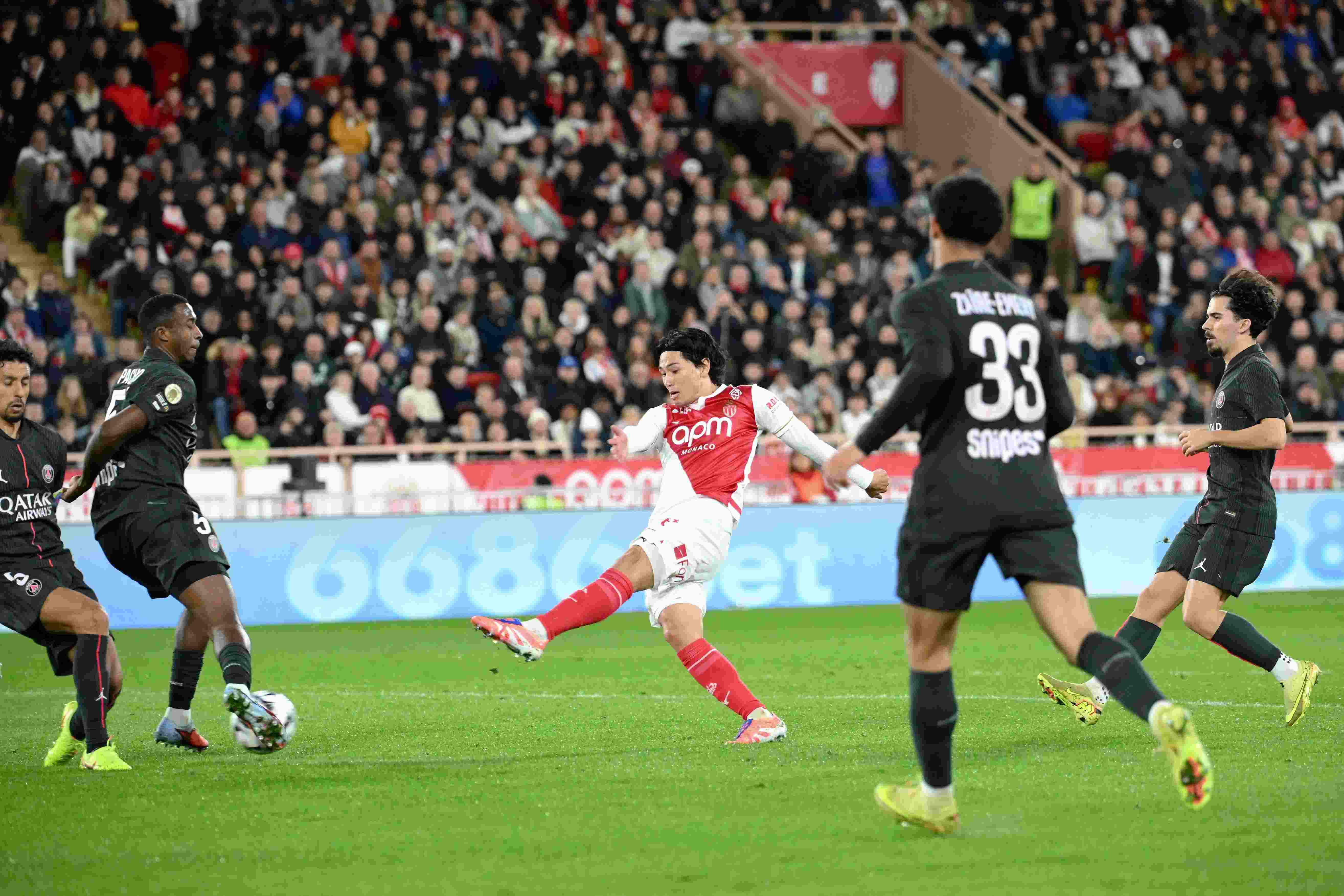 14轮后未能登顶积分榜！巴黎近10年第3次，此前2次最终均未夺冠