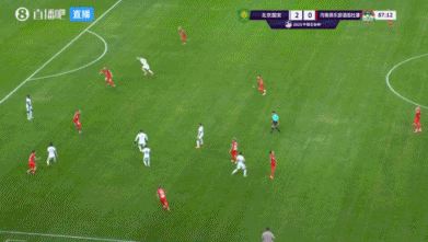 国安3-0领先河南！王国明两连扑但VAR判重罚，法比奥点射戴帽