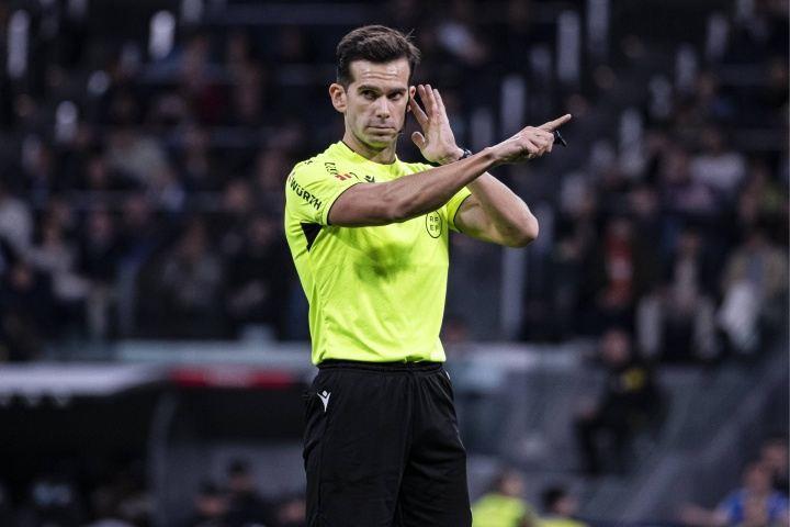 疯狂皇马本轮西甲被主裁出示3红7黄！7人吃牌，替补席1红1黄