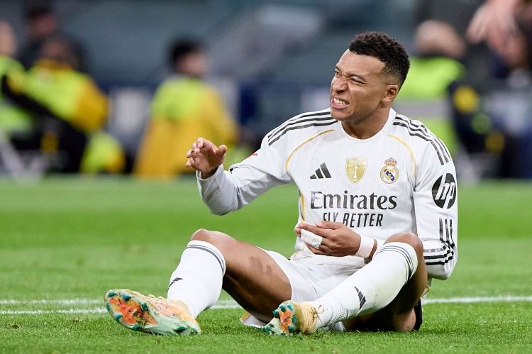 求战心切！阿斯：尽管左膝不适 手指骨折，姆巴佩还是坚持要出战