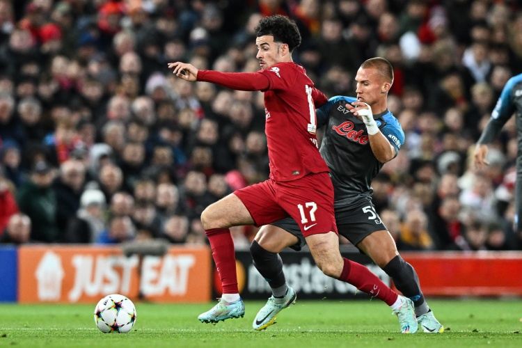 柯蒂斯·琼斯：处境艰难时萨拉赫一直支持我，喜欢脚下有球的感觉