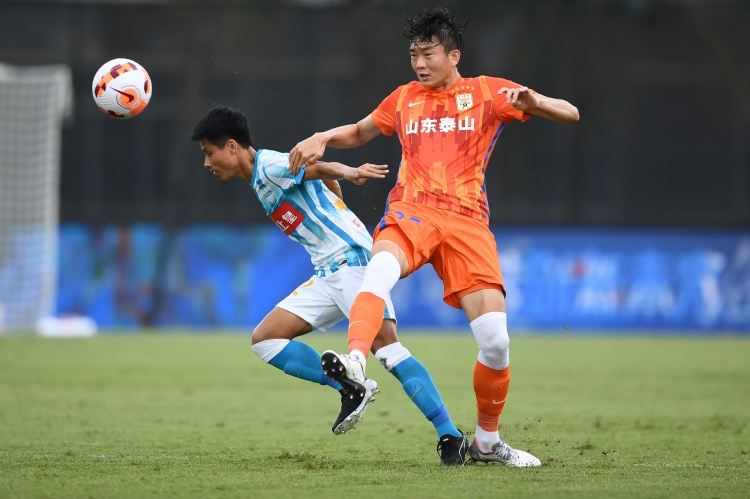 中国新闻周刊：还有3名球迷联系律师称被戴琳欠钱 最多欠10万余元