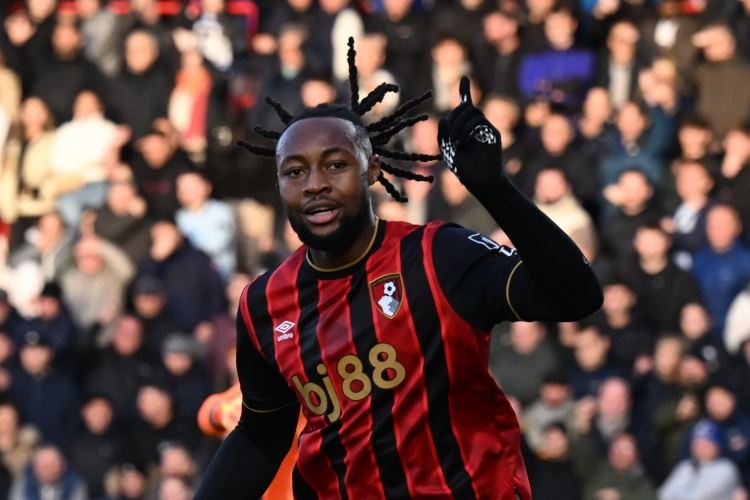 邮报：为引进塞梅尼奥筹措资金，曼联可能出售齐尔克泽