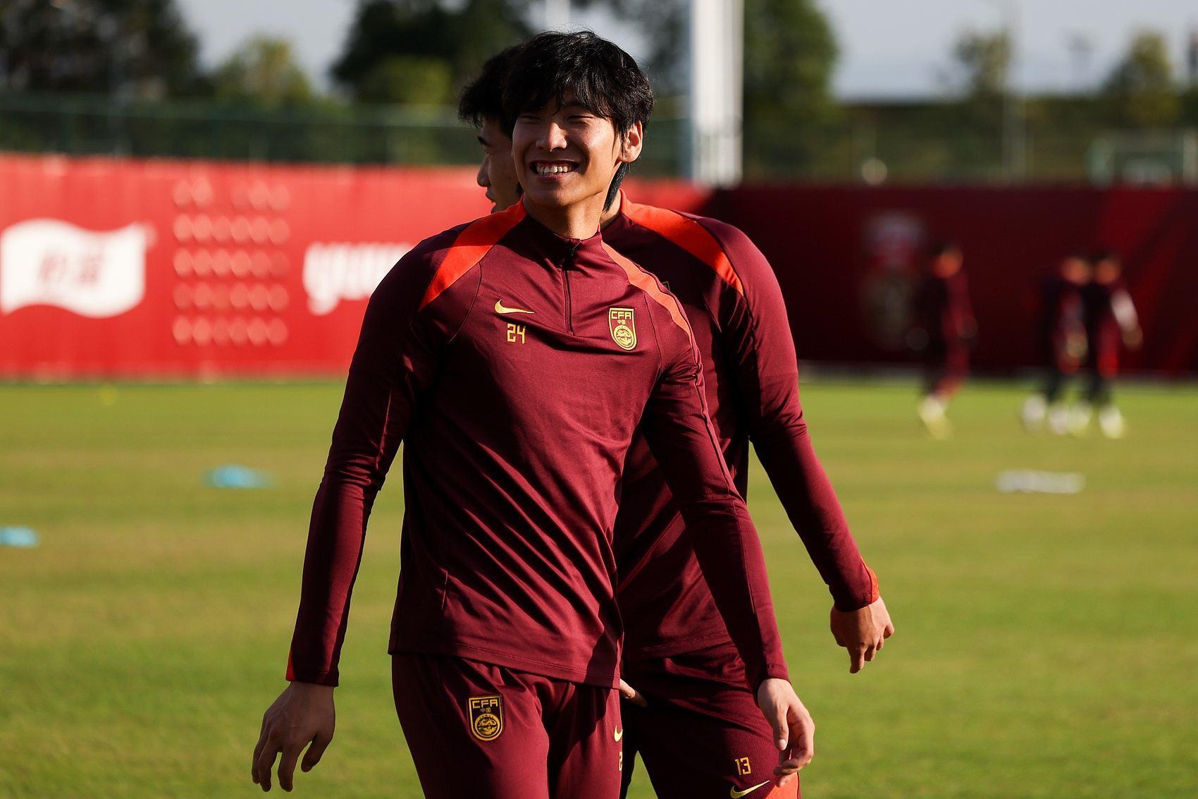 ：李新翔因伤落选U22国足西征阵容，共26名球员随队出征