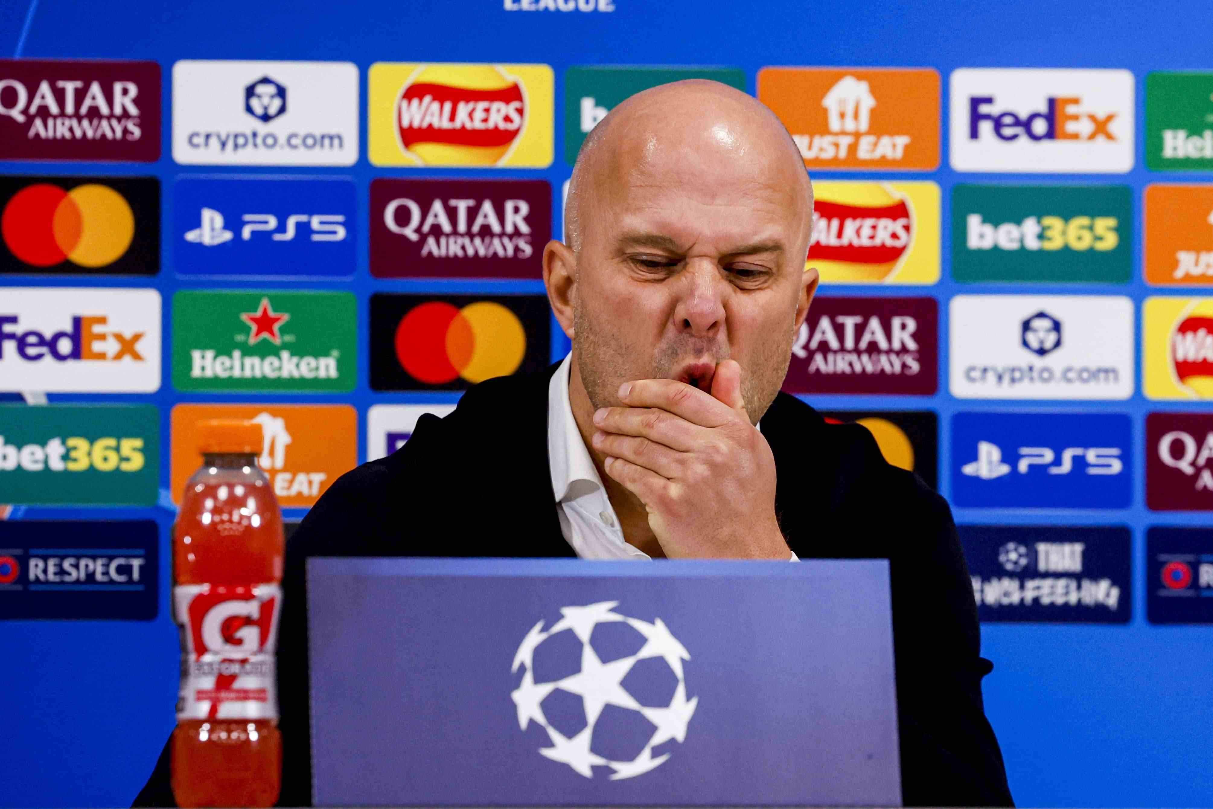 记者：负于普利茅斯后斯洛特对基耶萨非常生气，似乎就此不信任他