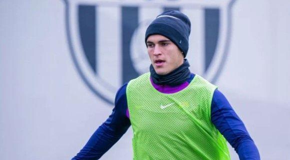 每体：巴萨B队小将科尔特斯表现出色，他正在等待一线队的召唤