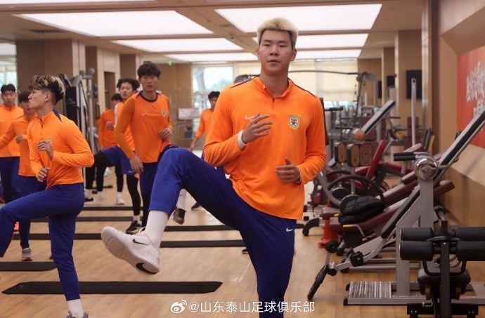 山东泰山B队结束假期，于12月15日晚在基地集中