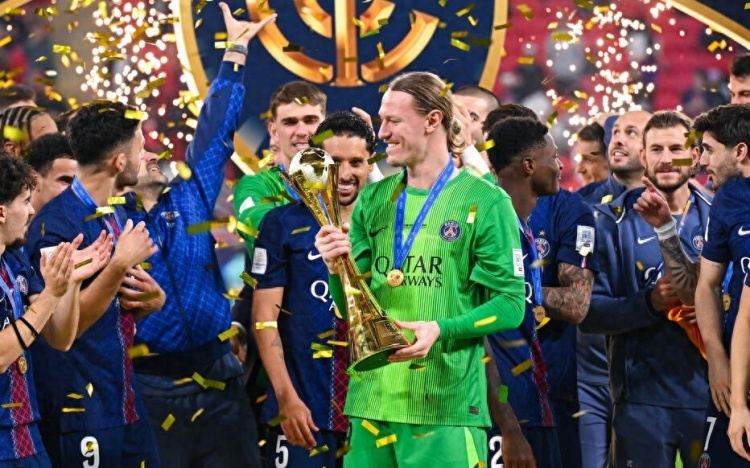 真神人！巴黎门将萨福诺夫比赛中手骨折却连扑四点，近日将伤缺