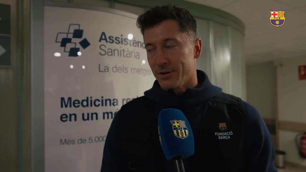 点赞莱万、拉什福德前往医院看望患病儿童