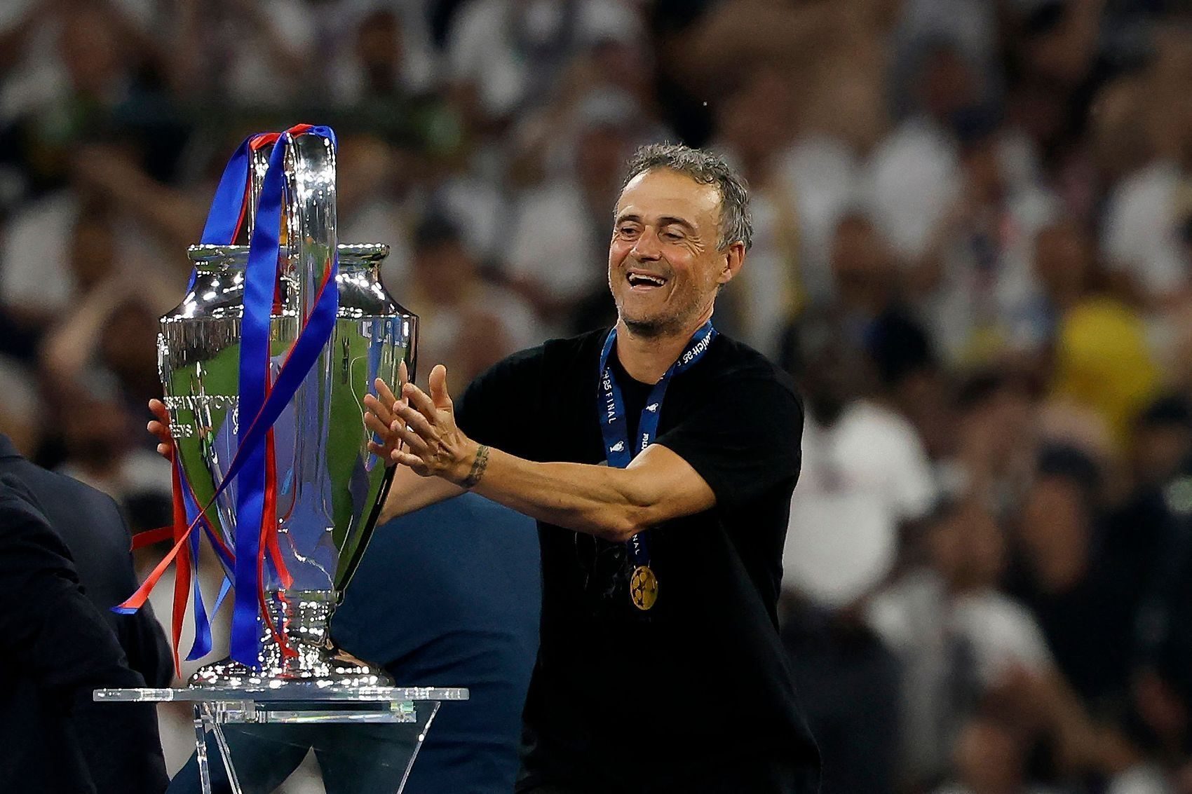 恩里克为巴黎圣日耳曼全队放假9天，12月30日归队恢复训练