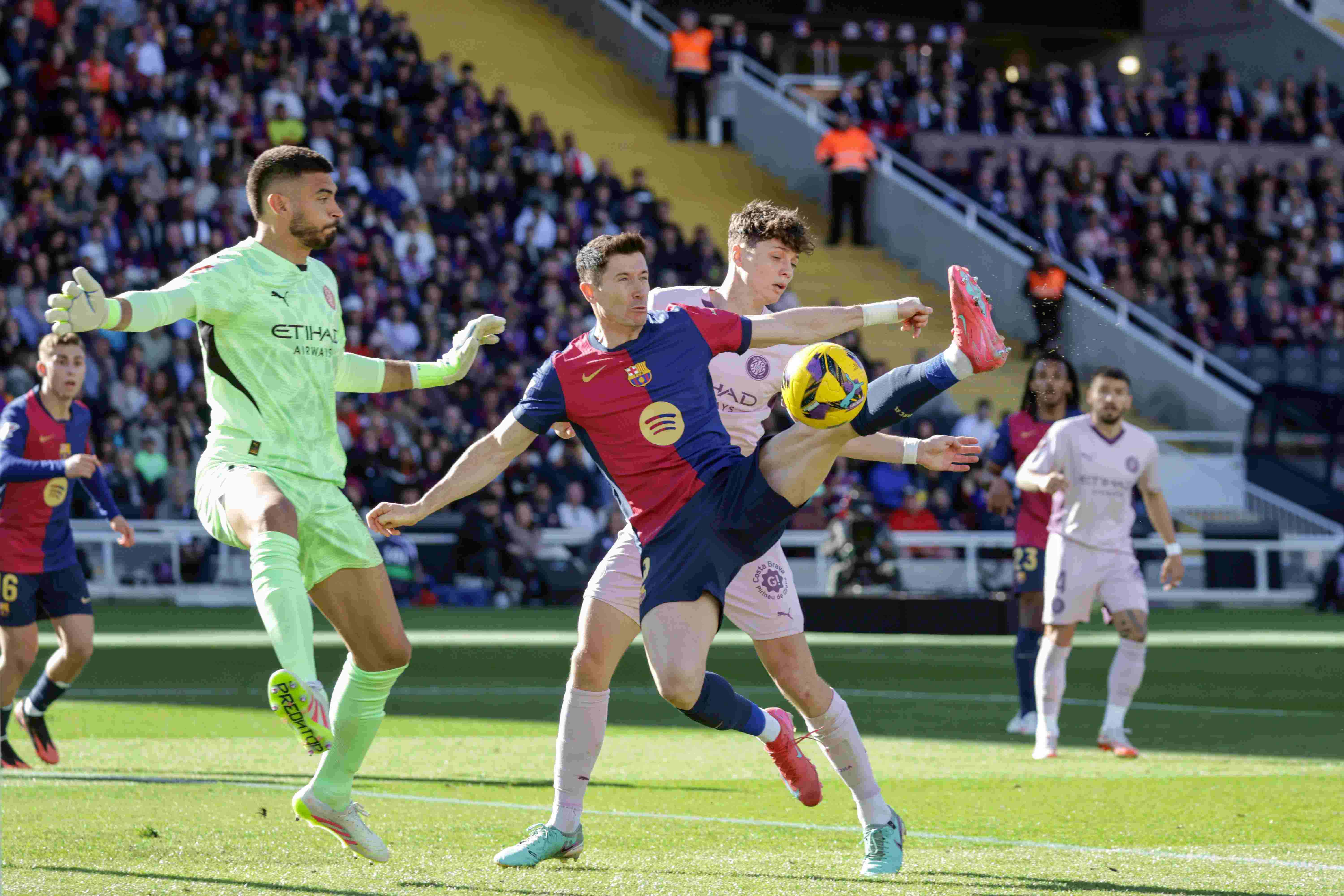 博涅克建议莱万别去米兰：意甲后卫会肘击犯规，可去美职联阿拉伯