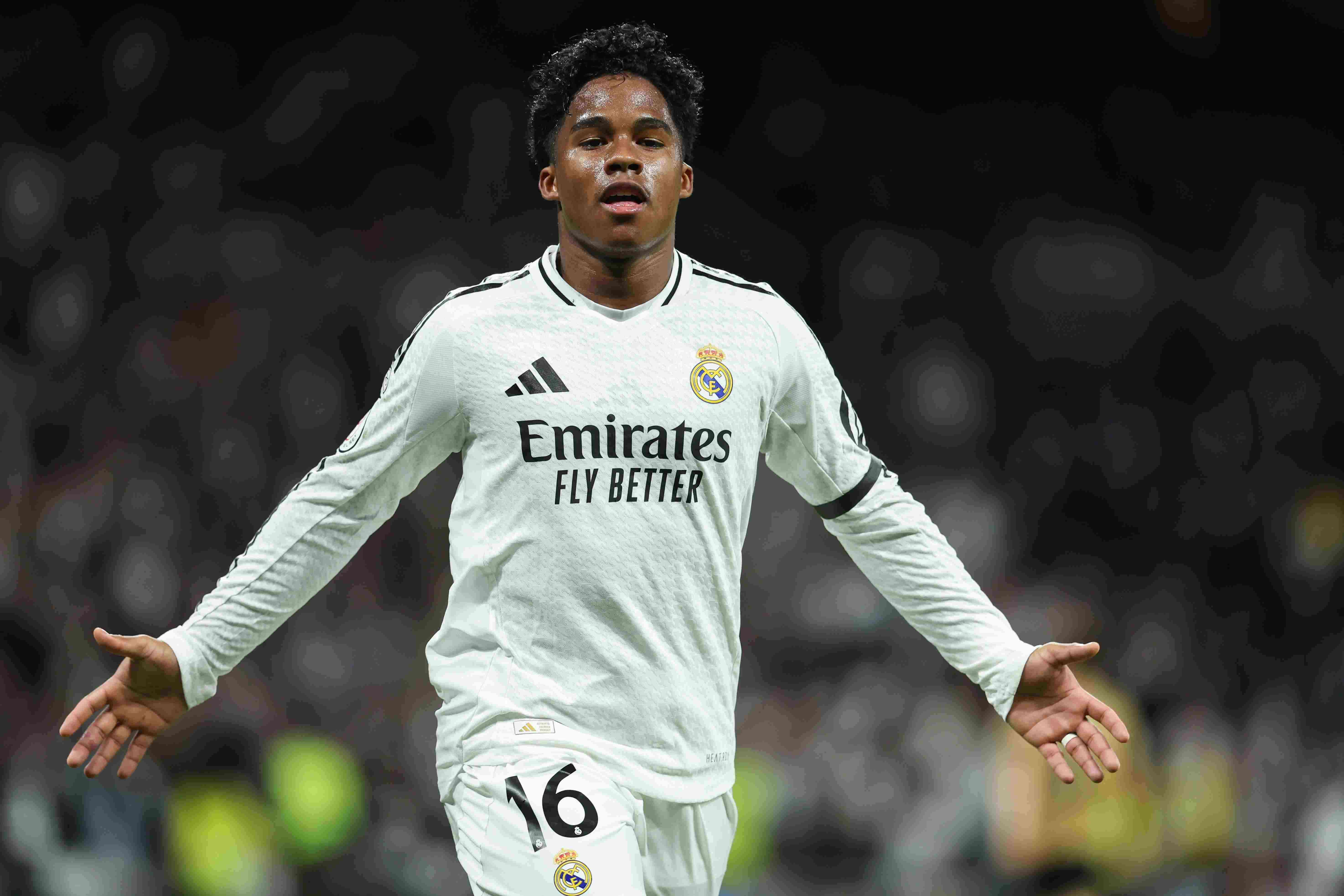 阿斯：恩德里克未来希望回归皇马证明自己 队友曾一起鼓励他