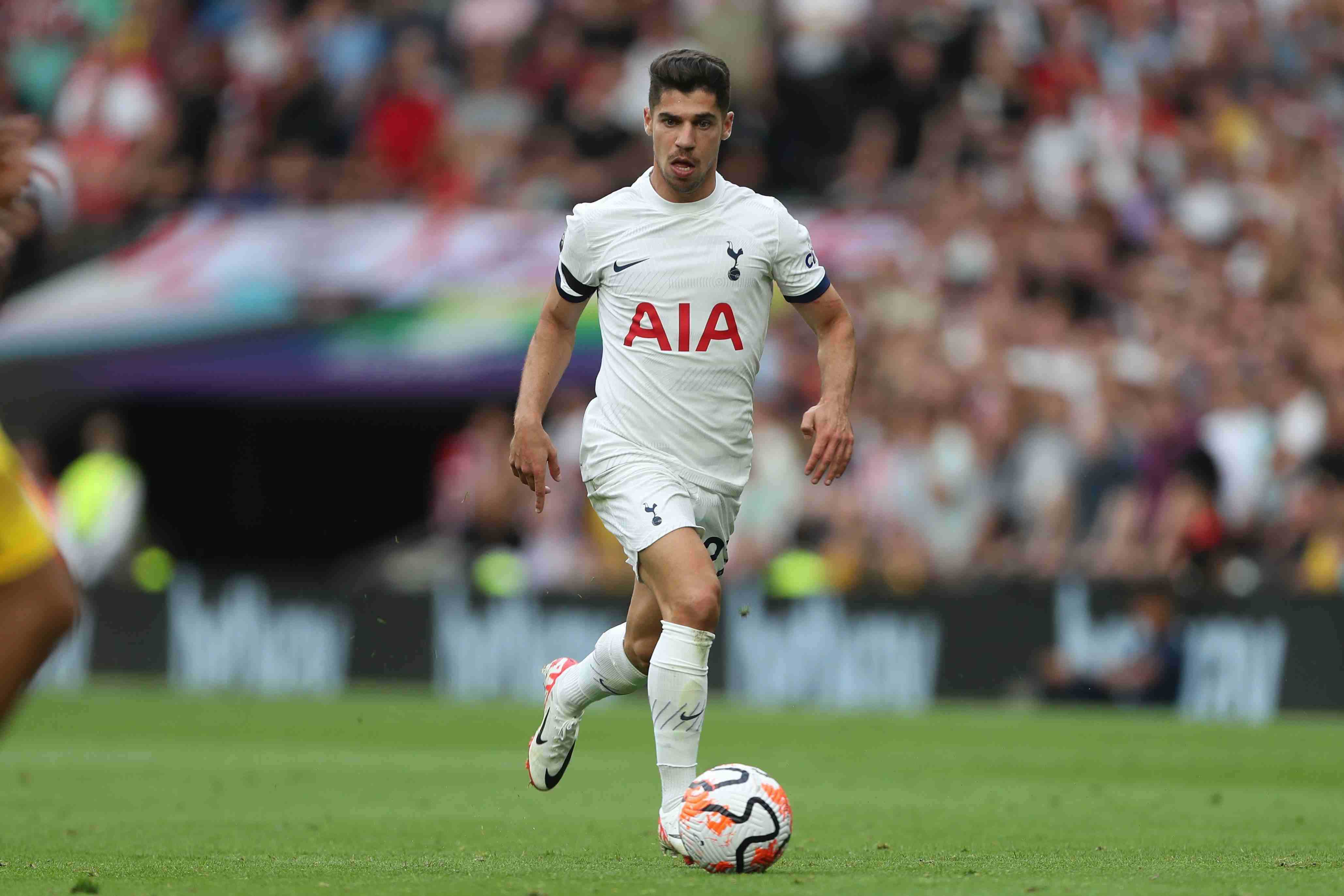 马卡：黄潜专注联赛将调整阵容，所罗门缺乏机会可能提前终止租借