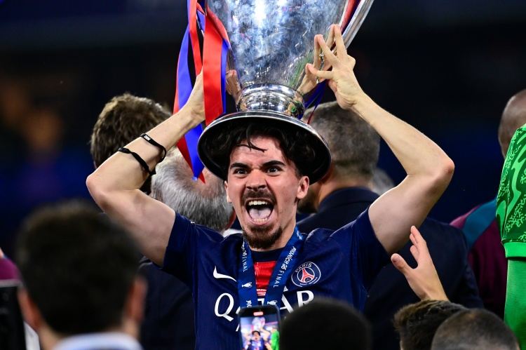 维蒂尼亚：门德斯是世界最好的左后卫 内维斯很快会成为历史最佳