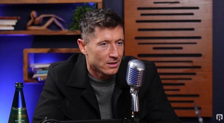 莱万澄清“希望梅西不是说空话”言论：我的意思是话语不会无意义