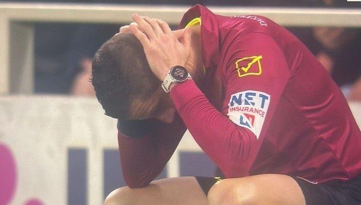 迪马济奥：亚特兰大vs罗马的边裁被看台丢下的鞭炮炸伤，幸无大碍