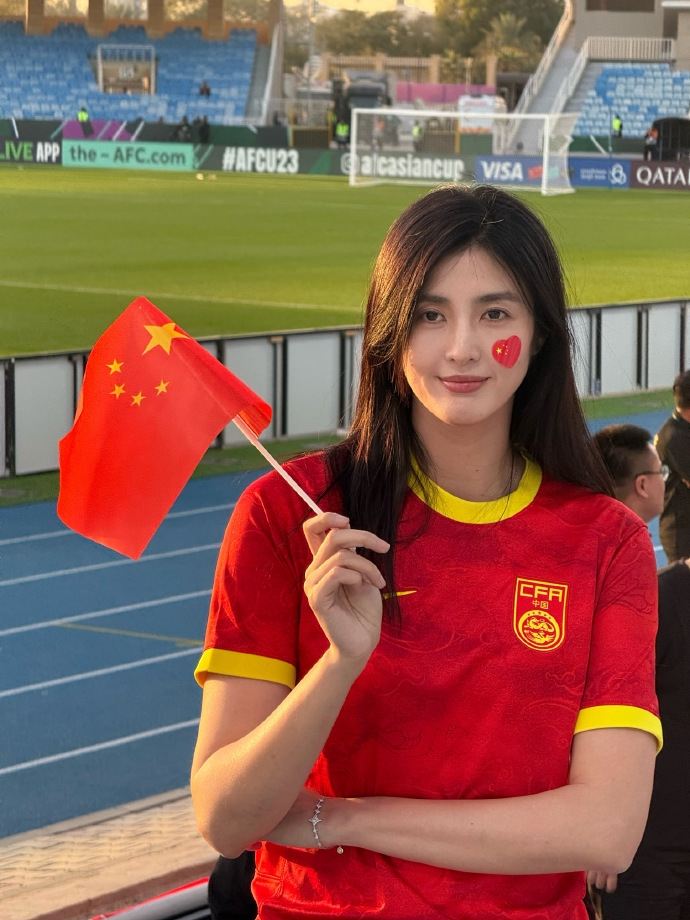 来现场支持！赵丽娜：第一次来沙特就是为了看比赛 中国队加油！