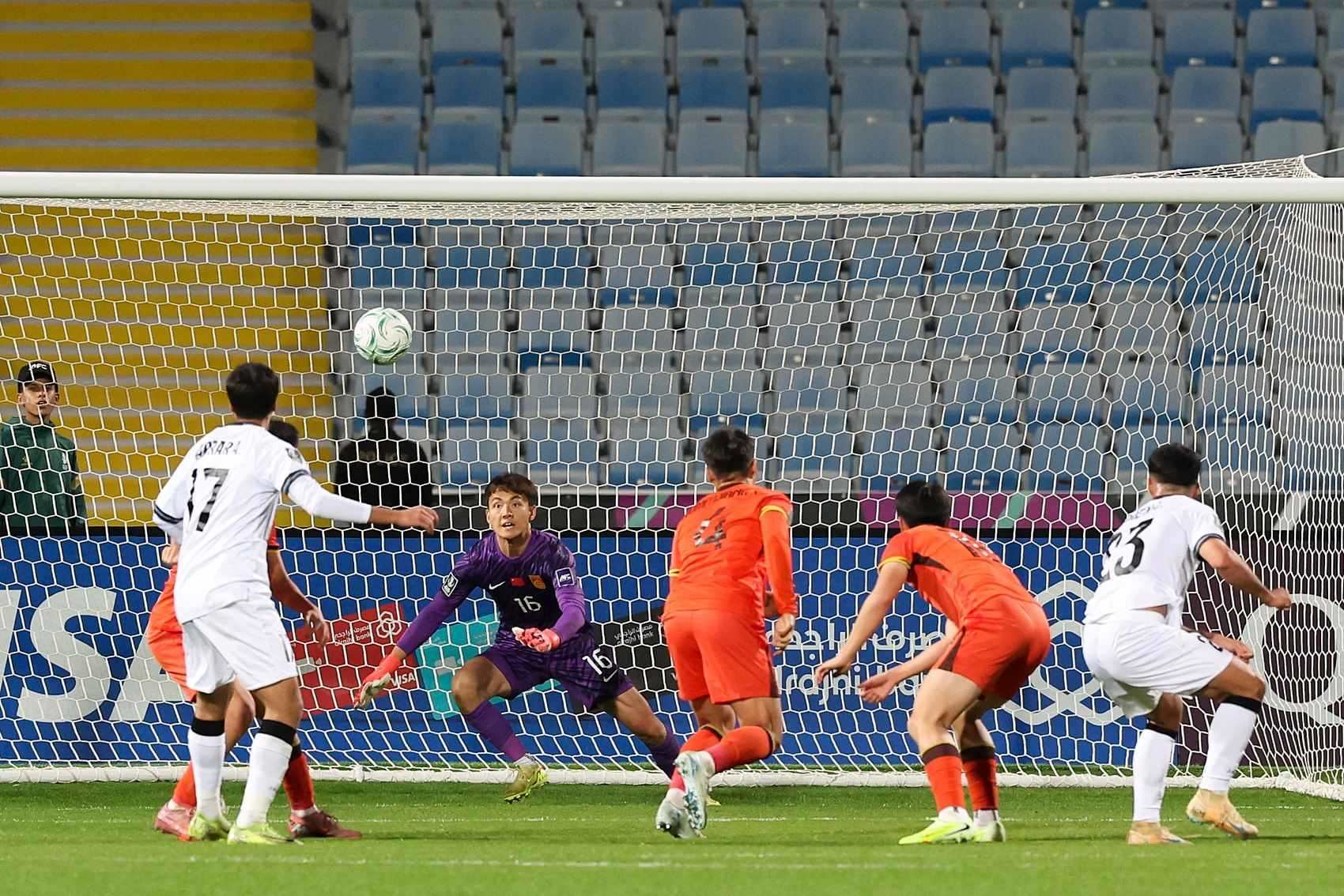 津媒：尽管补充了王钰栋等技术强援 但国足U23打法粗糙的问题未改