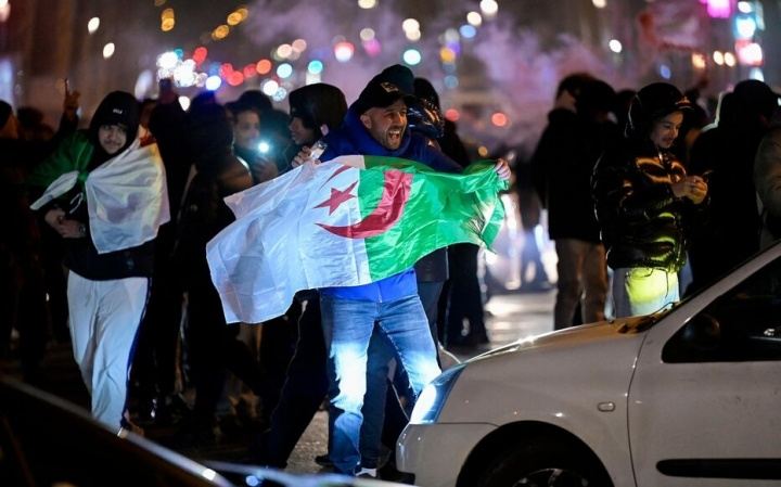 法国国内庆祝阿尔及利亚晋级引发骚乱！巴黎人报：政府发出警告